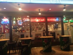 AMERICAN HOUSE クイーンズスクエア店