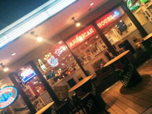 AMERICAN HOUSE クイーンズスクエア店